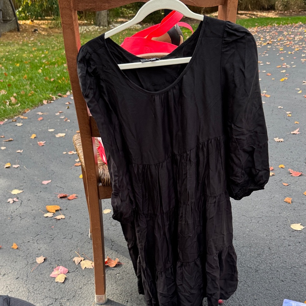 Lulu's Classic Black Dress